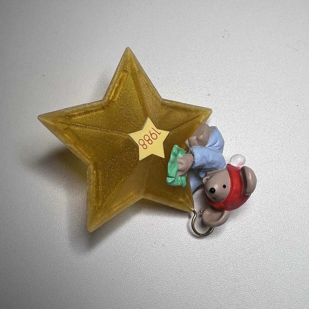Hallmark 1988 Chris Mouse Star Series Lighted Christmas Ornament‎
